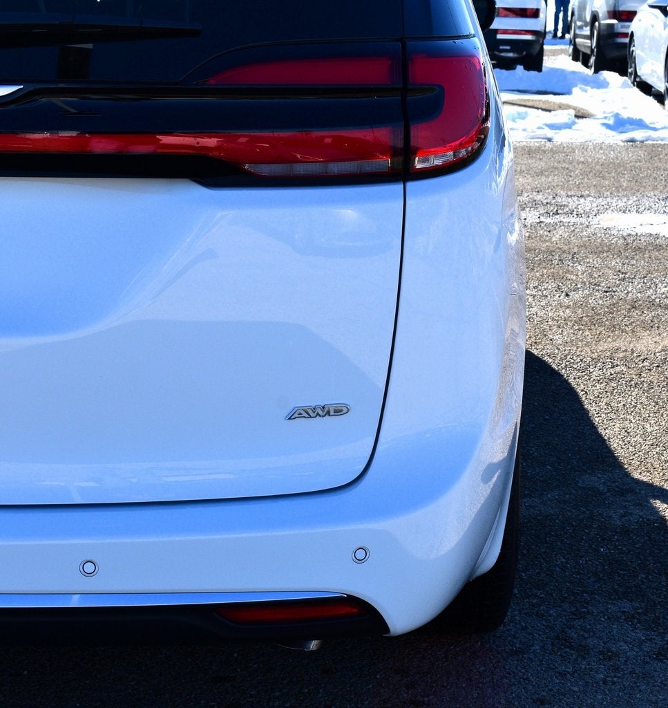 2026 Chrysler Pacifica Pinnacle AWD