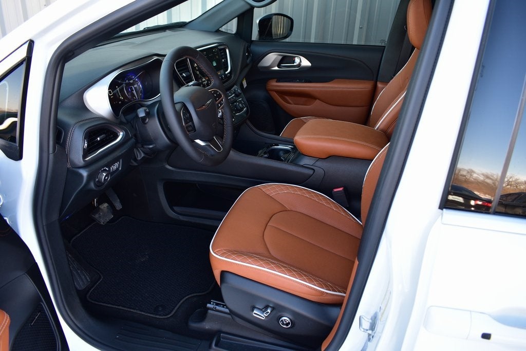 2026 Chrysler Pacifica Pinnacle AWD