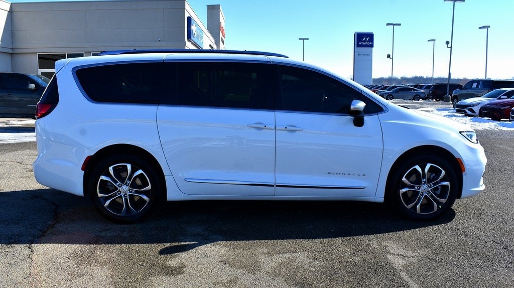 2026 Chrysler Pacifica Pinnacle AWD