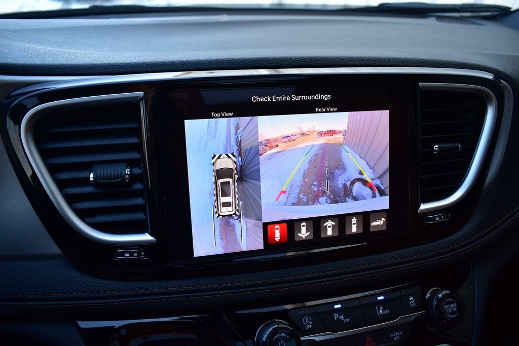 2026 Chrysler Pacifica Pinnacle AWD