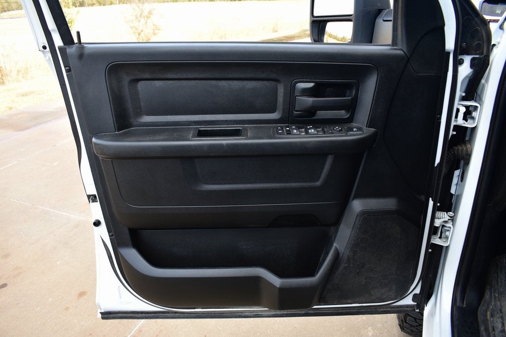 2023 RAM 3500 Tradesman Crew Cab 4x4 SRW