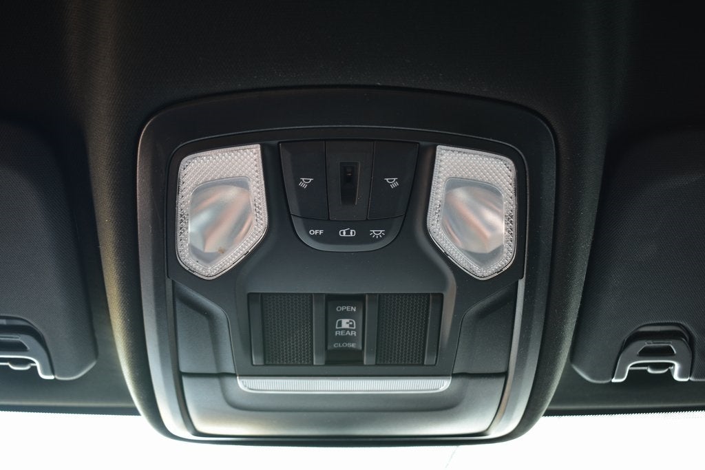 2023 RAM 3500 Tradesman Crew Cab 4x4 SRW