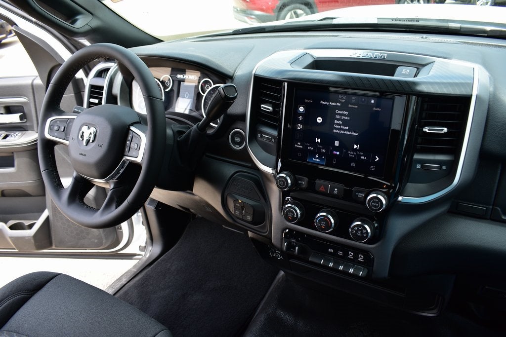 2025 RAM 2500 Big Horn Regular Cab 4x4 8' Long Box