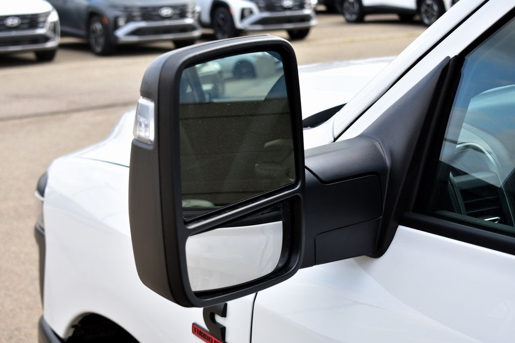 2025 RAM 2500 Tradesman Crew Cab 4x4 6'4" Box