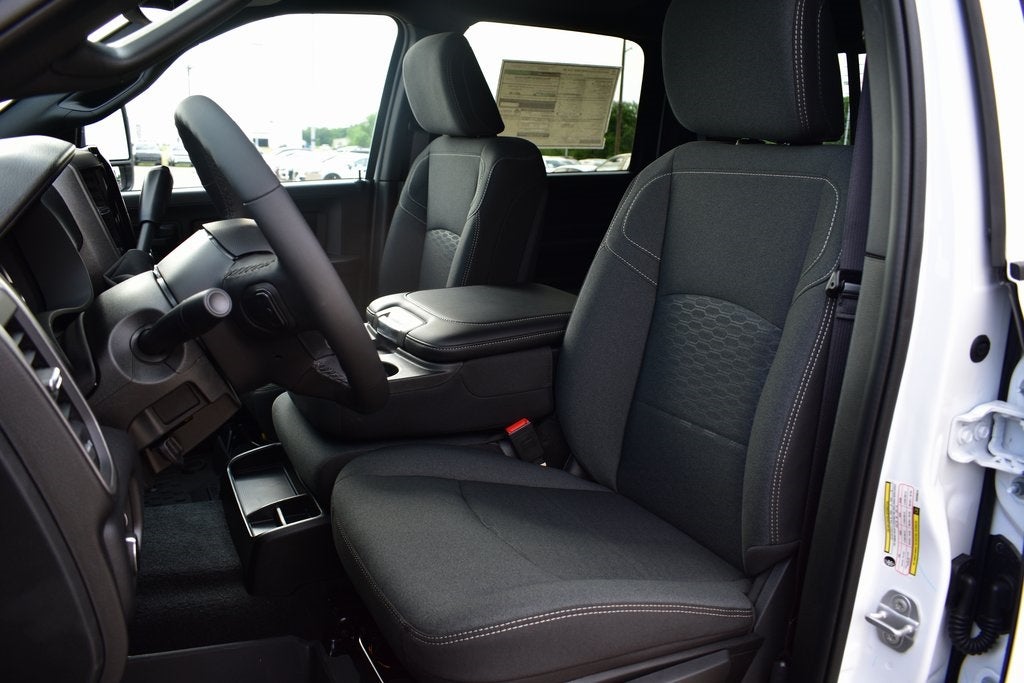 2025 RAM 2500 Tradesman Crew Cab 4x4 6'4" Box