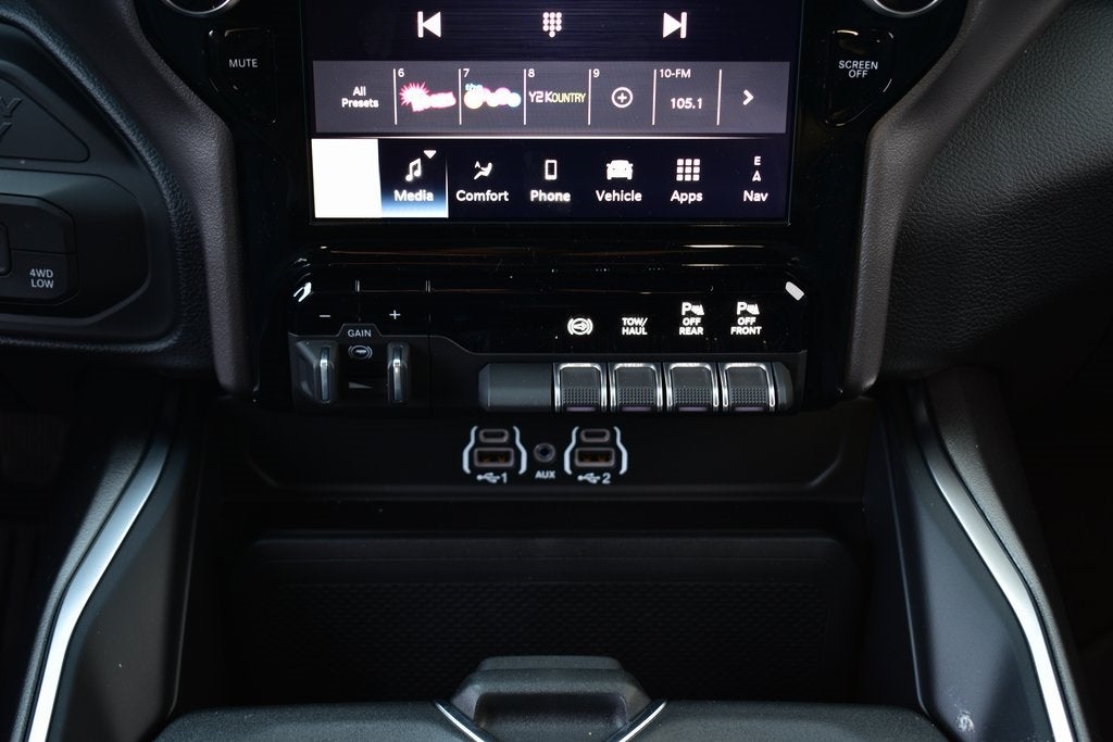 2026 RAM 2500 Big Horn Crew Cab 4x4 Night Edition