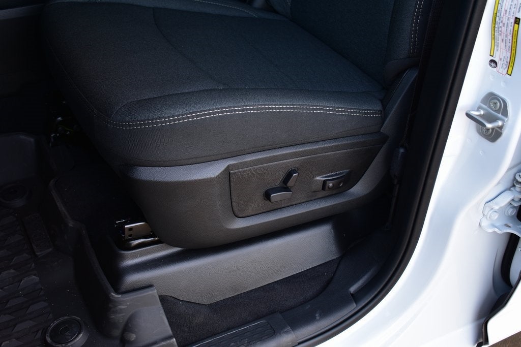 2026 RAM 2500 Big Horn Crew Cab 4x4 Night Edition