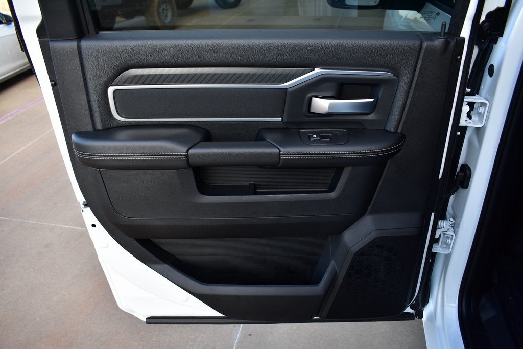 2026 RAM 2500 Big Horn Crew Cab 4x4 Night Edition