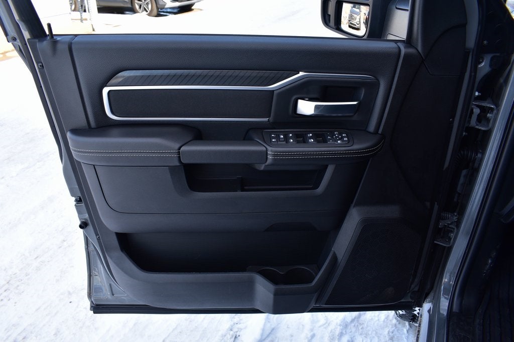 2026 RAM 2500 Big Horn Crew Cab 4x4 Night Edition