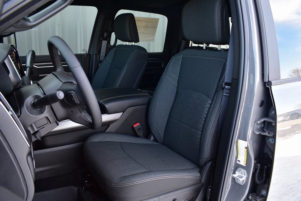 2026 RAM 2500 Big Horn Crew Cab 4x4 Night Edition