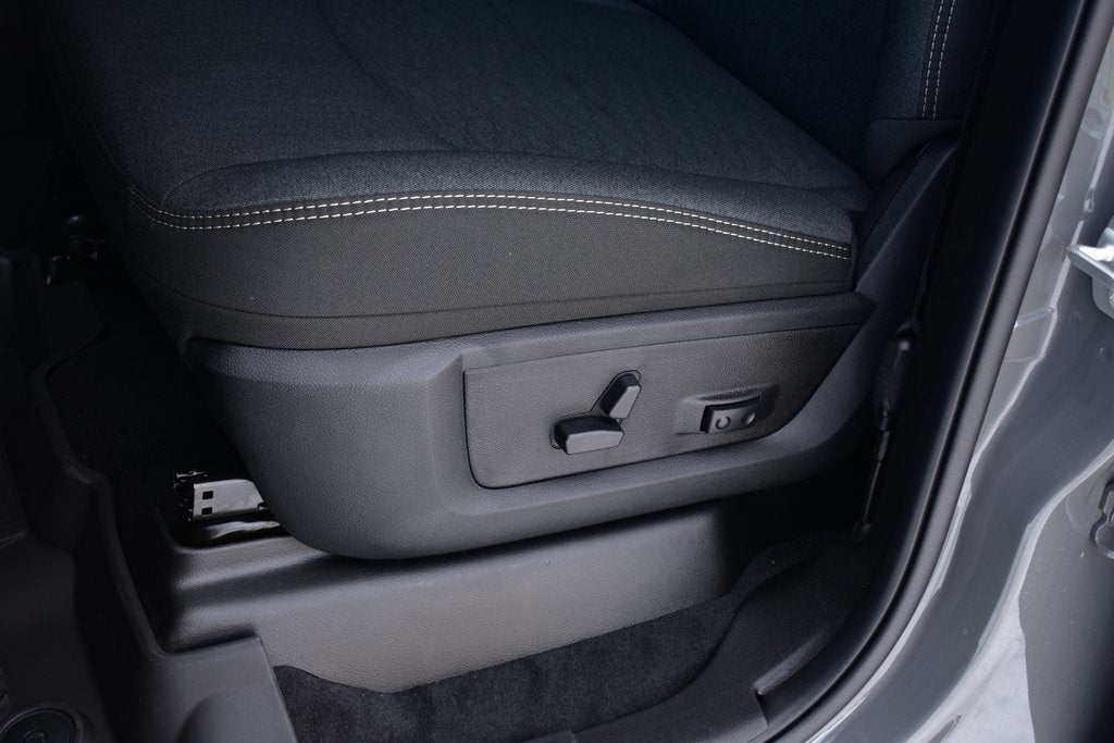 2026 RAM 2500 Big Horn Crew Cab 4x4 Night Edition