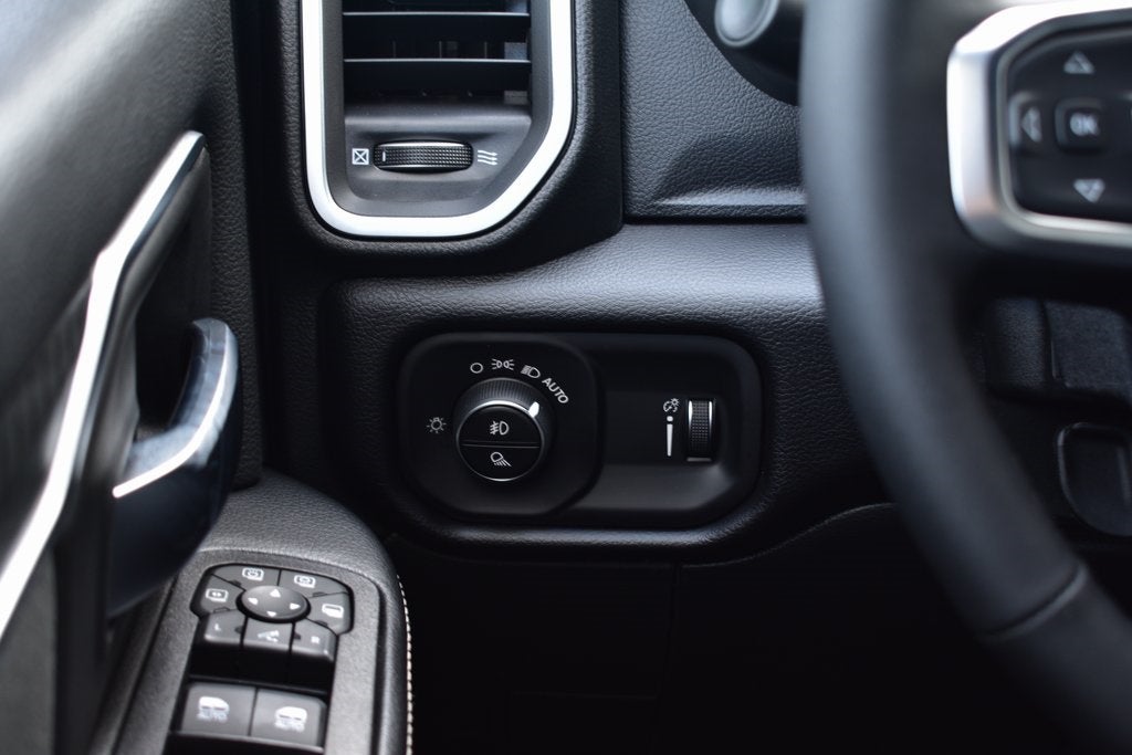 2026 RAM 2500 Big Horn Crew Cab 4x4 Night Edition