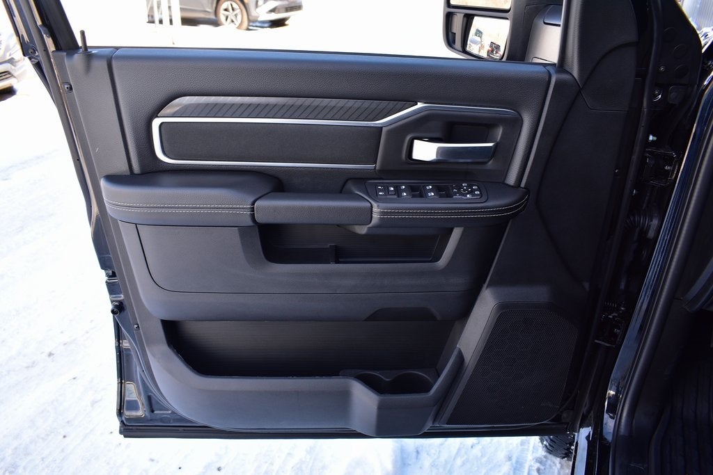 2026 RAM 2500 Big Horn Crew Cab 4x4 Night Edition