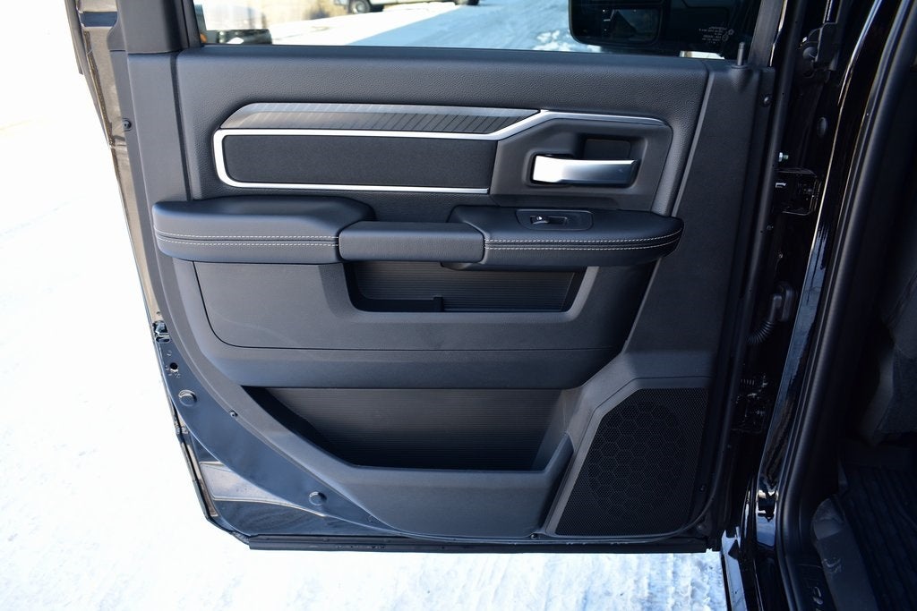 2026 RAM 2500 Big Horn Crew Cab 4x4 Night Edition