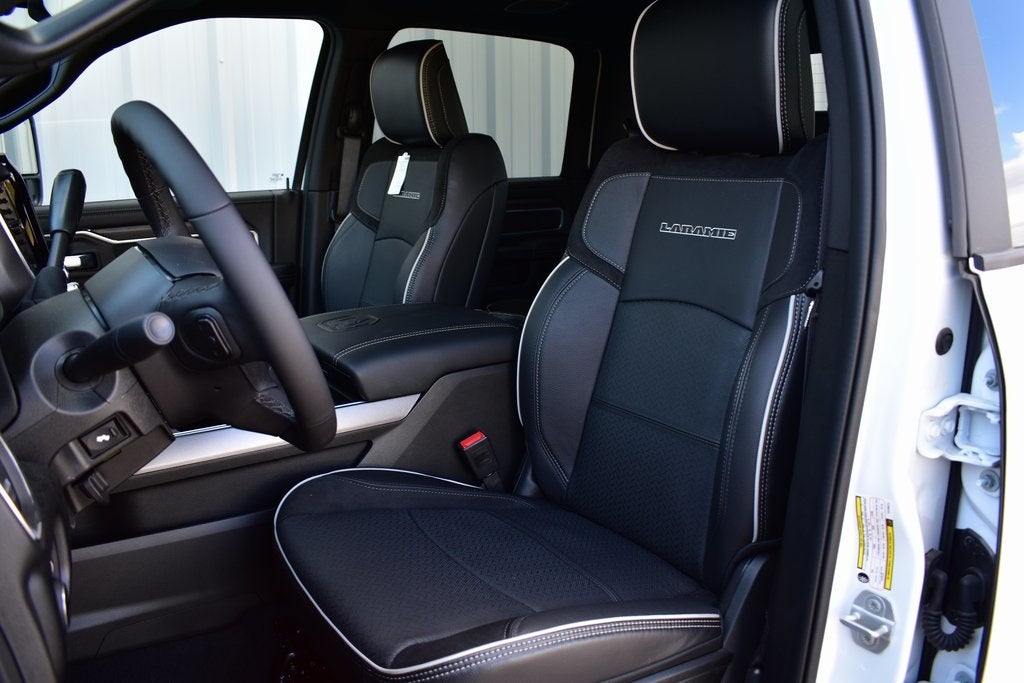 2026 RAM 2500 Laramie Night Crew Cab 4x4 6'4" Box