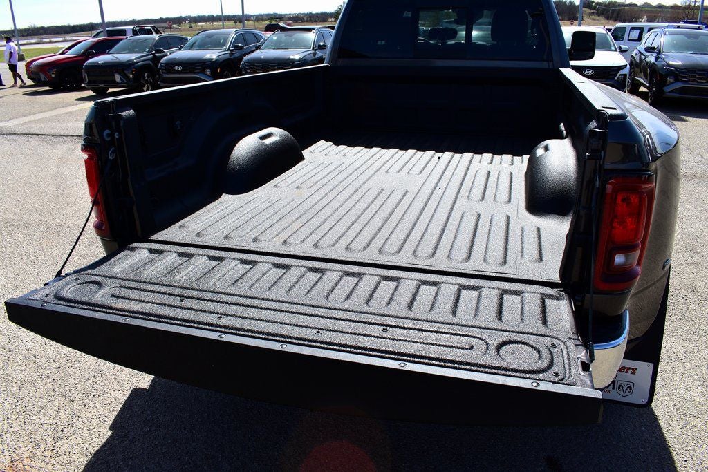 2026 RAM 3500 Tradesman Crew Cab 4x4 Long Box DRW