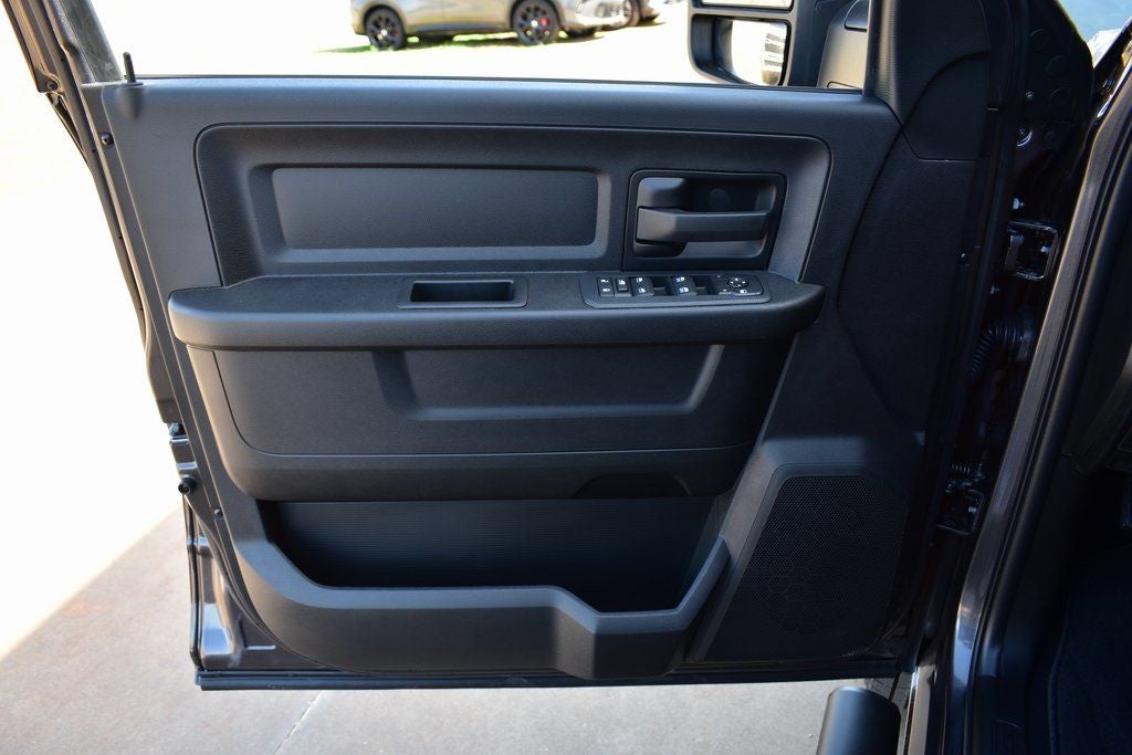 2026 RAM 3500 Tradesman Crew Cab 4x4 Long Box DRW