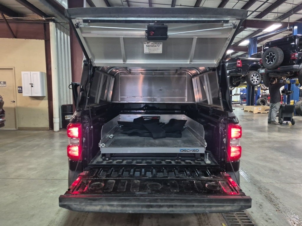 2022 Ford Maverick XL w/Utility Bed Cap