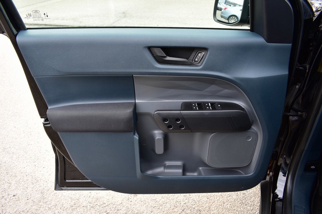 2022 Ford Maverick XL w/Utility Bed Cap