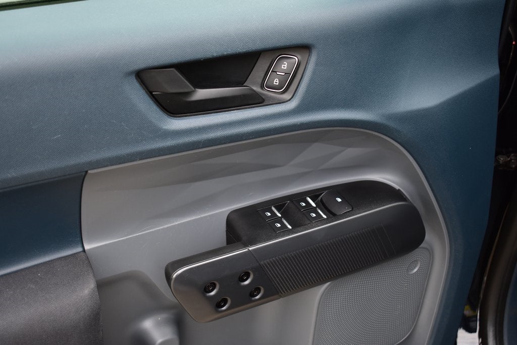 2022 Ford Maverick XL w/Utility Bed Cap