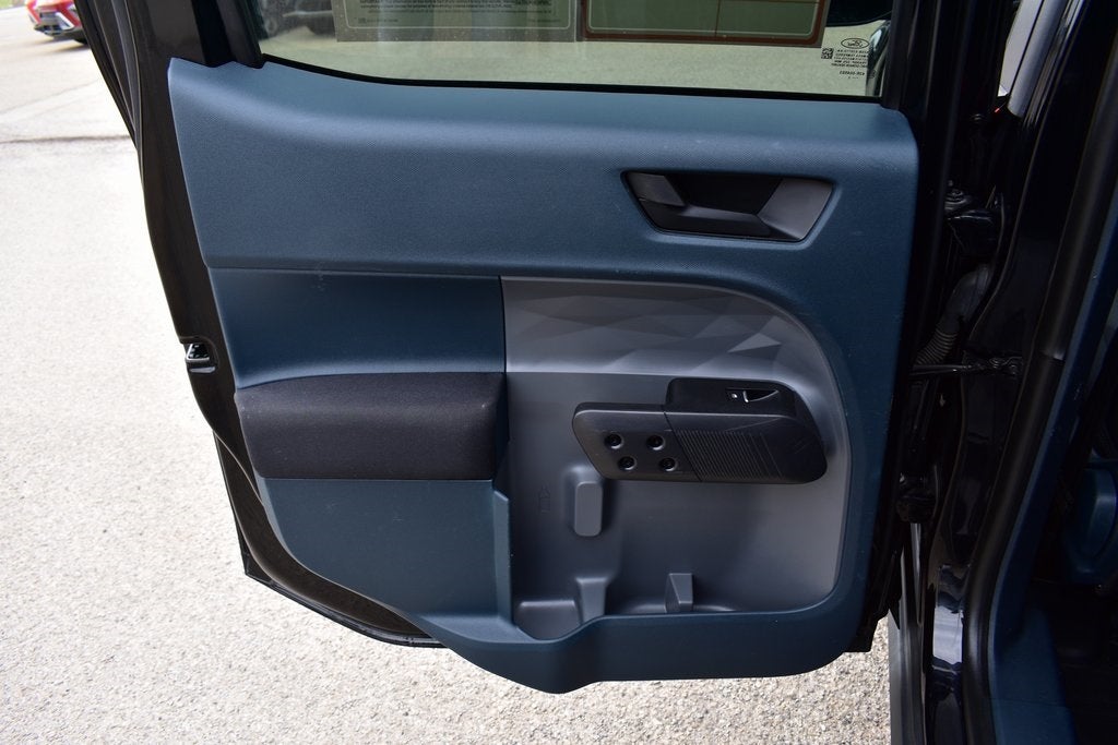 2022 Ford Maverick XL w/Utility Bed Cap