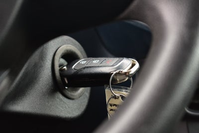 2022 Ford Maverick XL w/Utility Bed Cap