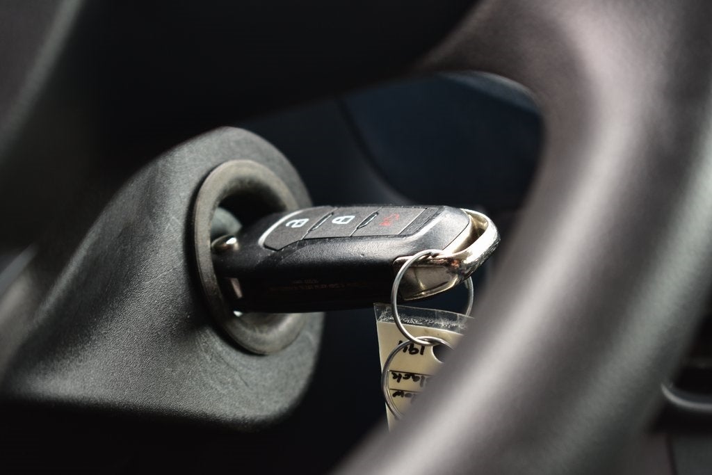 2022 Ford Maverick XL w/Utility Bed Cap