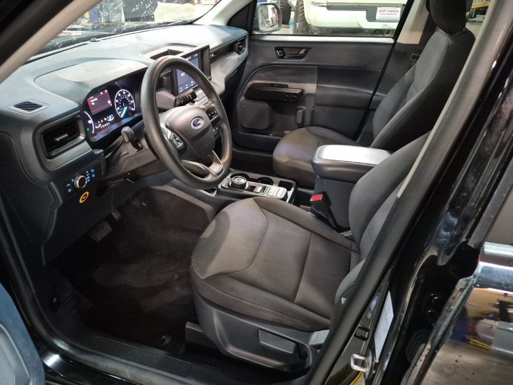 2022 Ford Maverick XL w/Utility Bed Cap