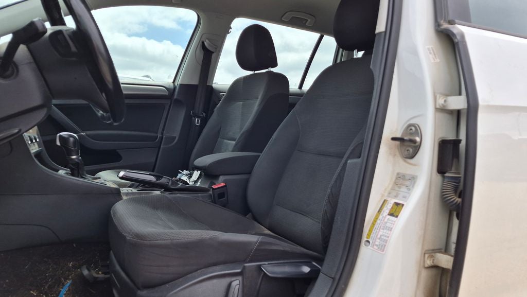 2016 Volkswagen Golf SportWagen S