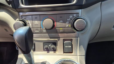 2013 Toyota Highlander SE