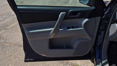 2013 Toyota Highlander SE