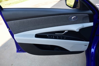 2025 Hyundai Elantra Hybrid Limited