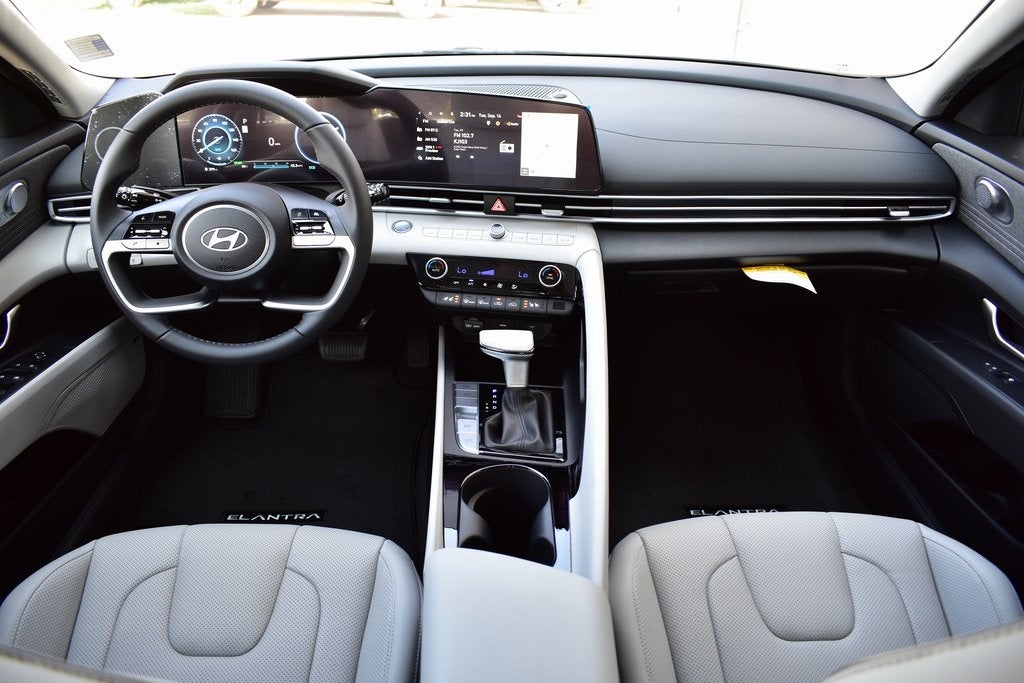 2025 Hyundai Elantra Hybrid Limited