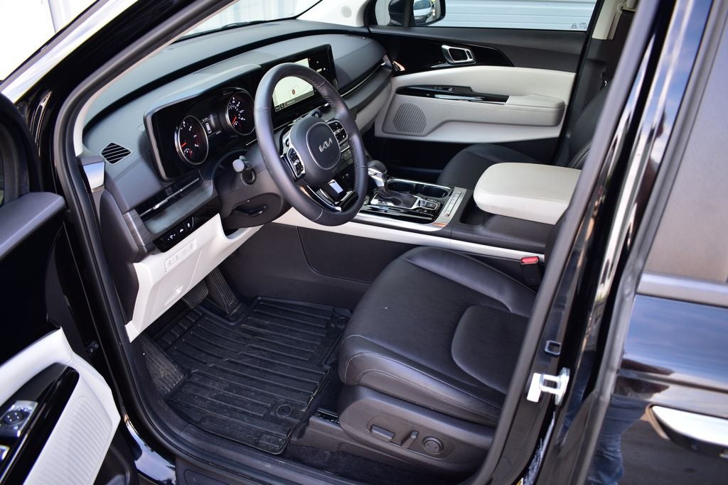2024 Kia Carnival EX
