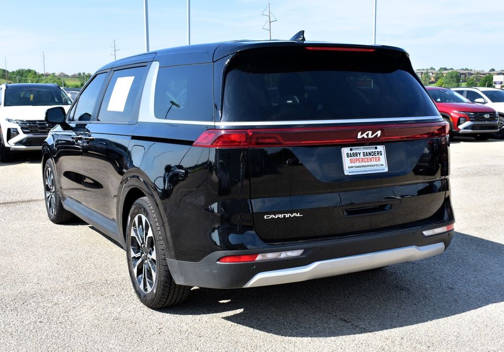 2024 Kia Carnival EX