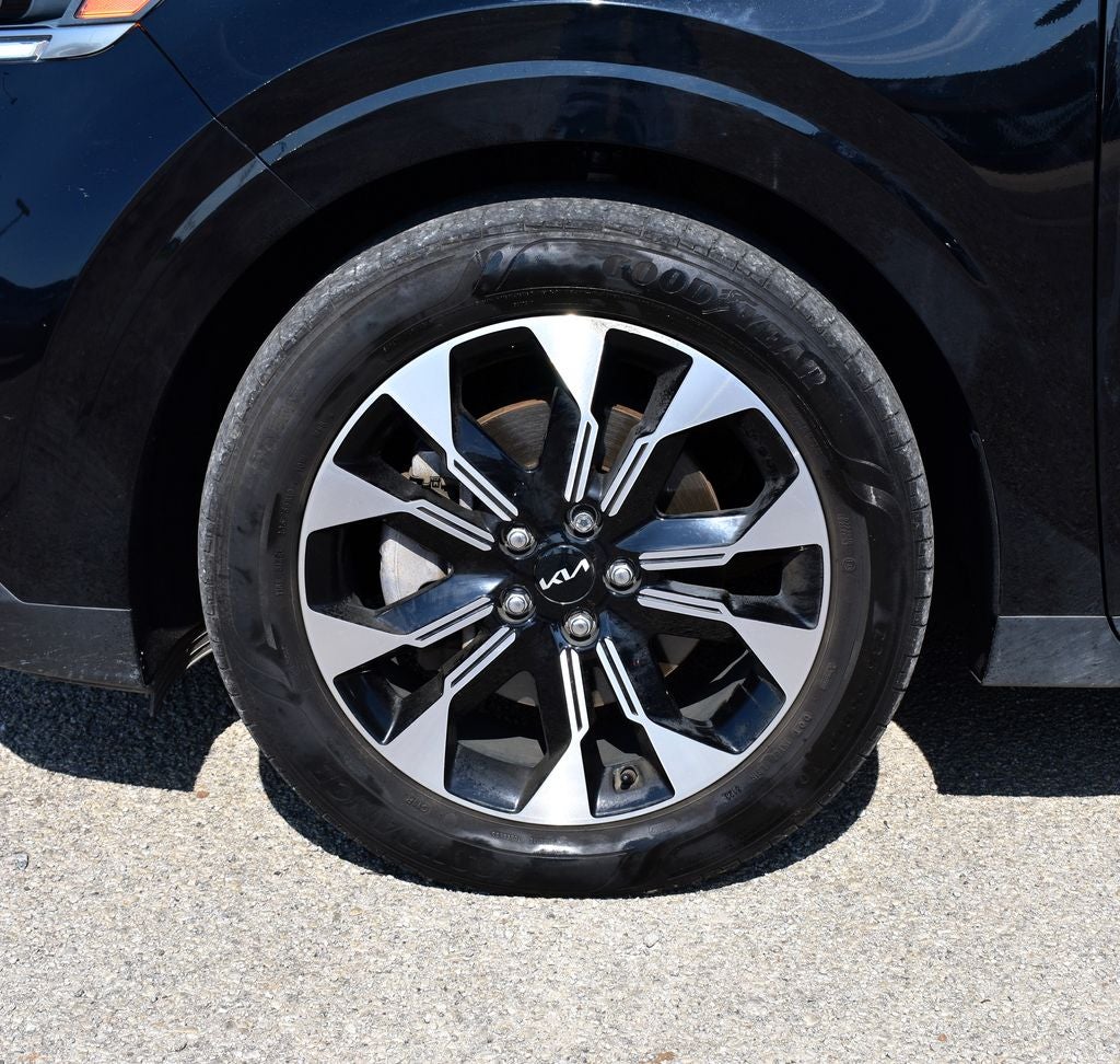2024 Kia Carnival EX