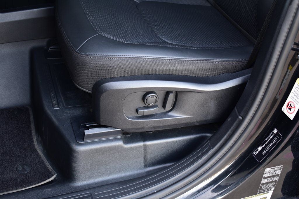 2025 Land Rover Defender 110 S AWD