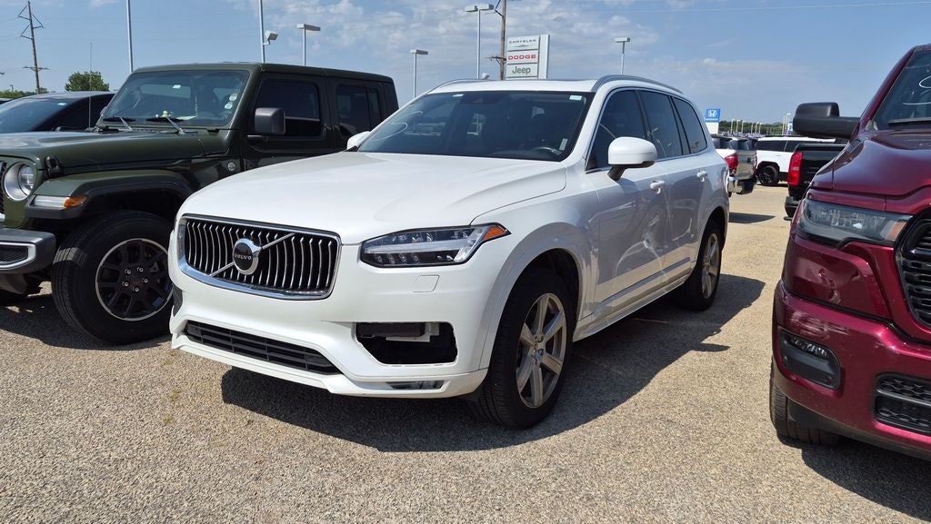 2022 Volvo XC90 T5 Momentum