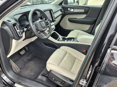 2023 Volvo XC40 B5 Plus Dark Theme AWD