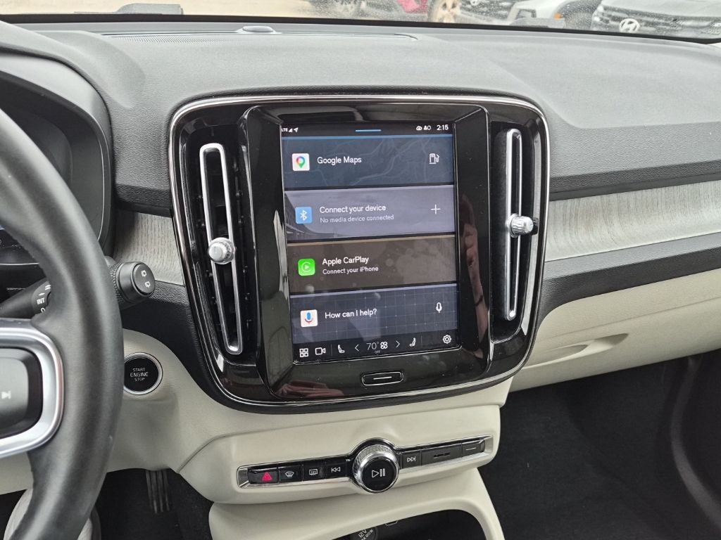 2023 Volvo XC40 B5 Plus Dark Theme AWD