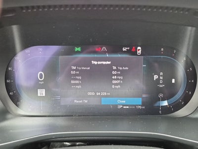 2023 Volvo XC40 B5 Plus Dark Theme AWD