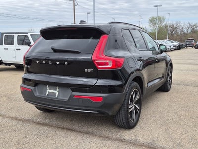 2023 Volvo XC40 B5 Plus Dark Theme AWD