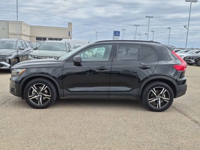 2023 Volvo XC40 B5 Plus Dark Theme AWD