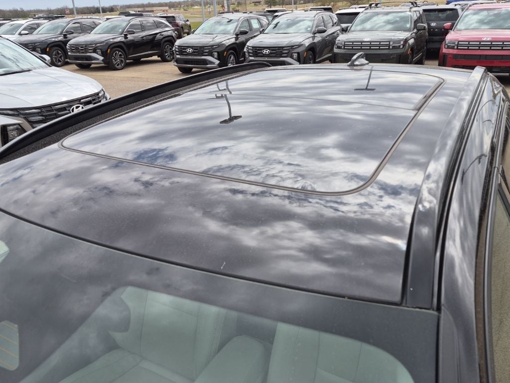 2023 Volvo XC40 B5 Plus Dark Theme AWD