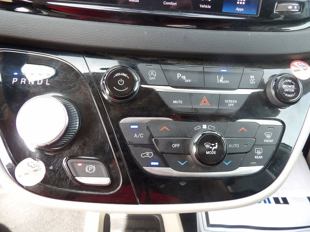 2024 Chrysler Pacifica Touring L