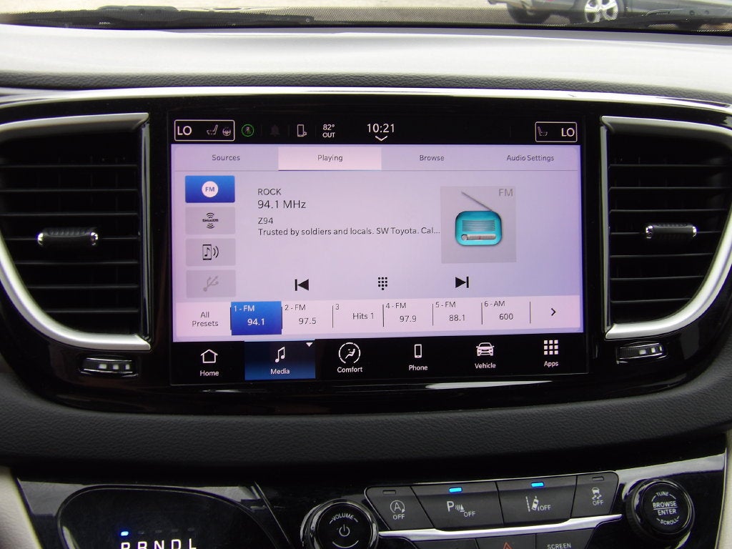 2024 Chrysler Pacifica Touring L