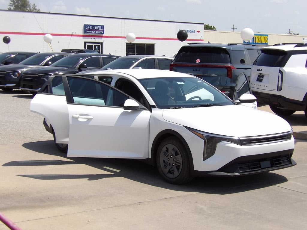 2026 Kia K4 LX