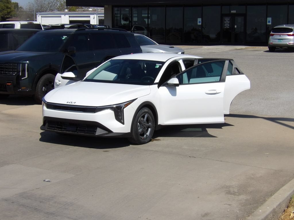 2026 Kia K4 LXS
