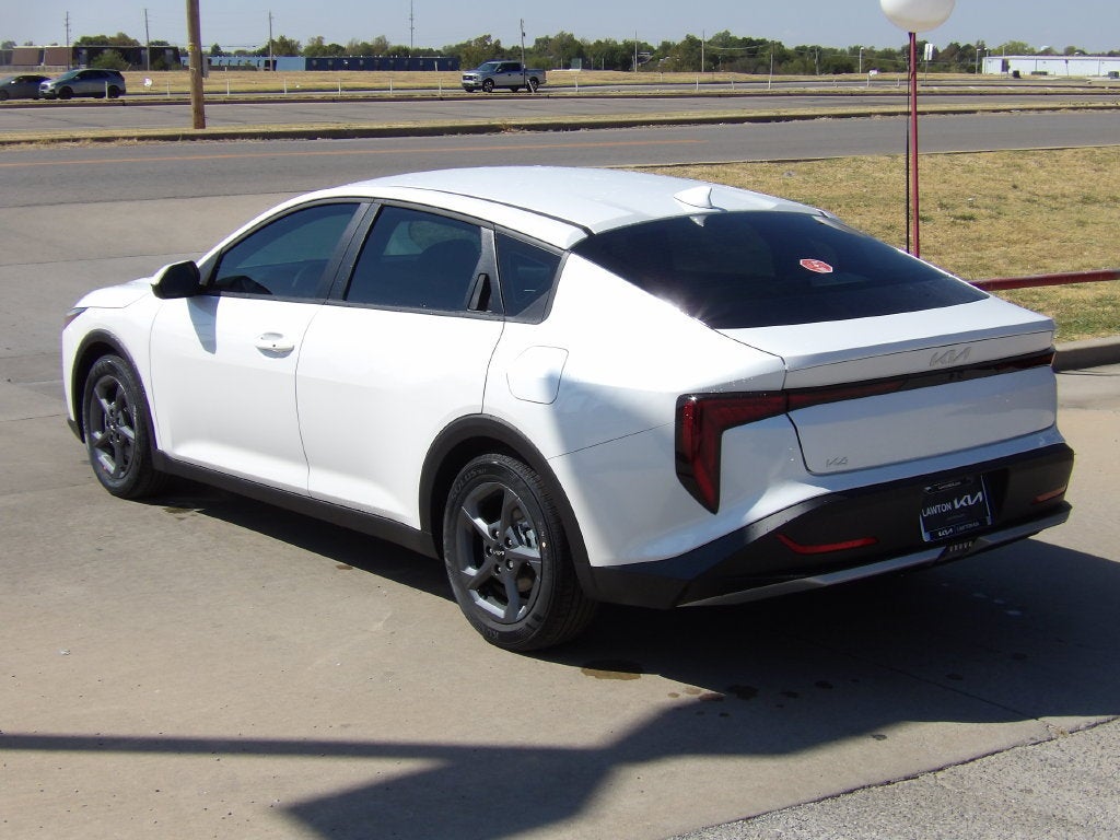 2026 Kia K4 LXS