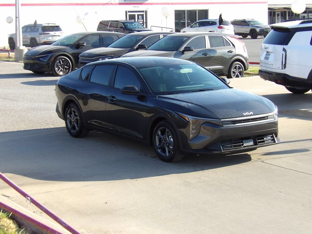2026 Kia K4 LXS